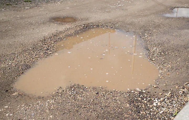 В Туле после зимы беда с дорогами, об этом говорит даже губернатор: а можно ли отсудить деньги, если повредил машину из-за ямы?