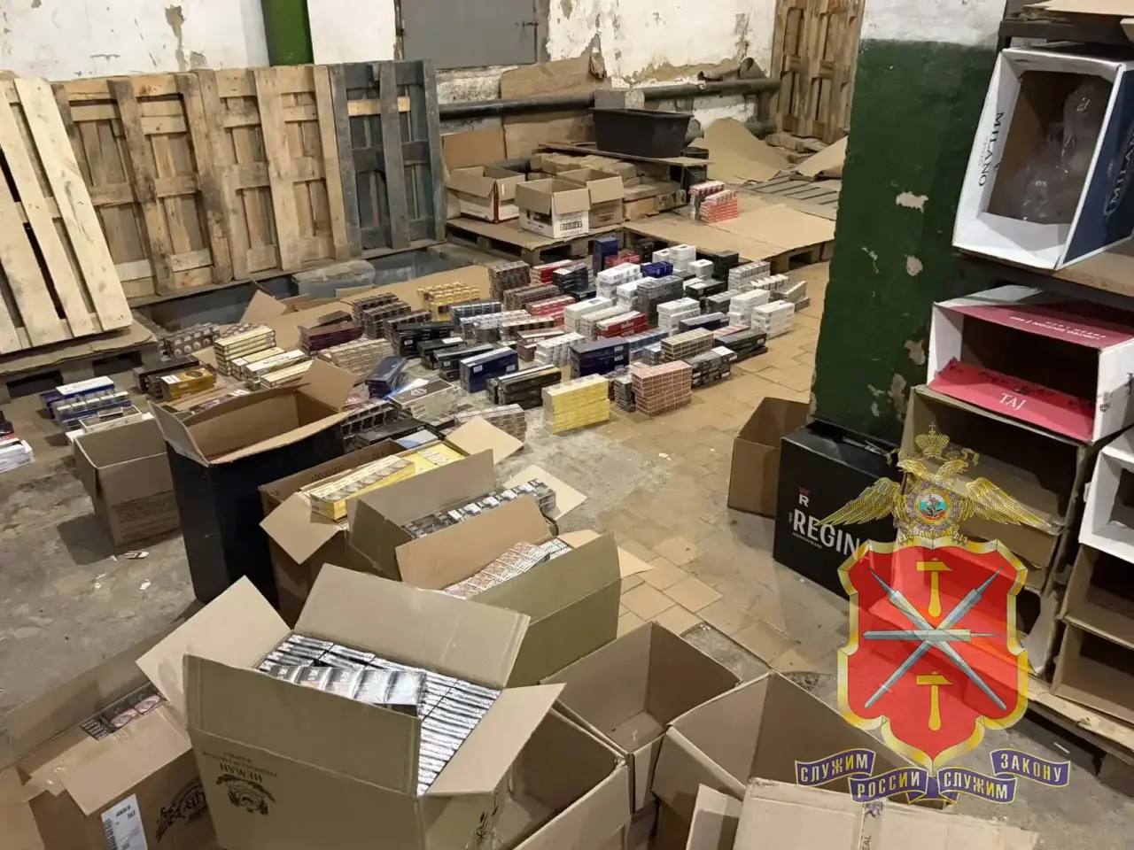 В Новомосковске полицейские пресекли торговлю сигаретами без акцизов в магазине сладостей В Новомосковске полицейские пресекли торговлю сигаретами без акцизов в магазине сладостей