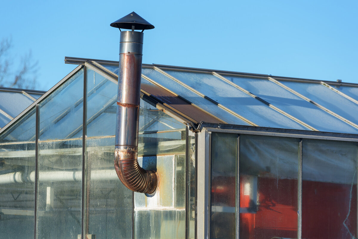 Как обогреть теплицу: секреты круглогодичного урожая