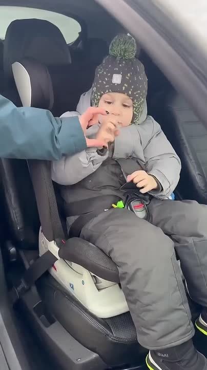 Штарев Глеб из поселка Дубна Тульской области с мамой присоединяются к челленджу Госавтоинспекции Тульской области под единым хештегом #пристегнупотомучтолюблю71