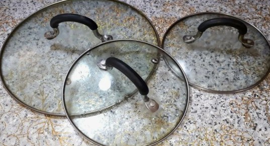 Как вернуть стеклянным крышкам прежний блеск: простые советы от опытных хозяек