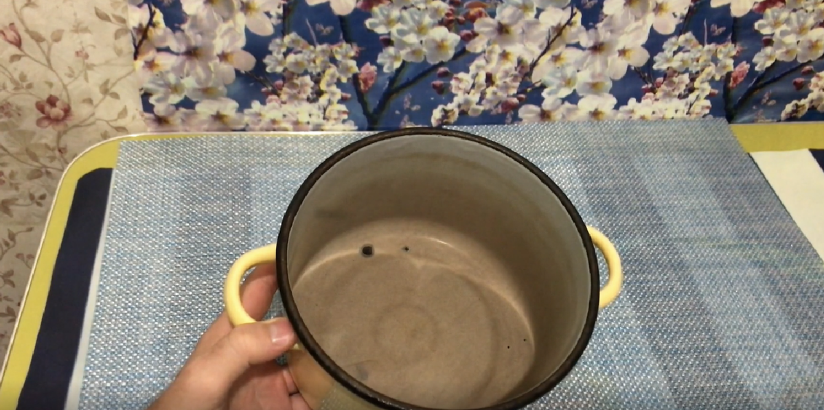 Как эффективно очистить эмалированную посуду от налета и накипи