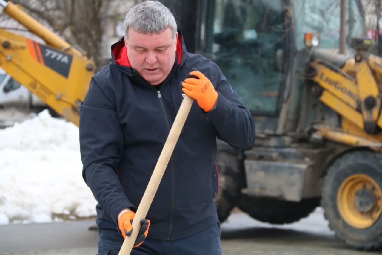 Илья Беспалов: Провели первый в этом году весенний субботник Илья Беспалов: Провели первый в этом году весенний субботник
