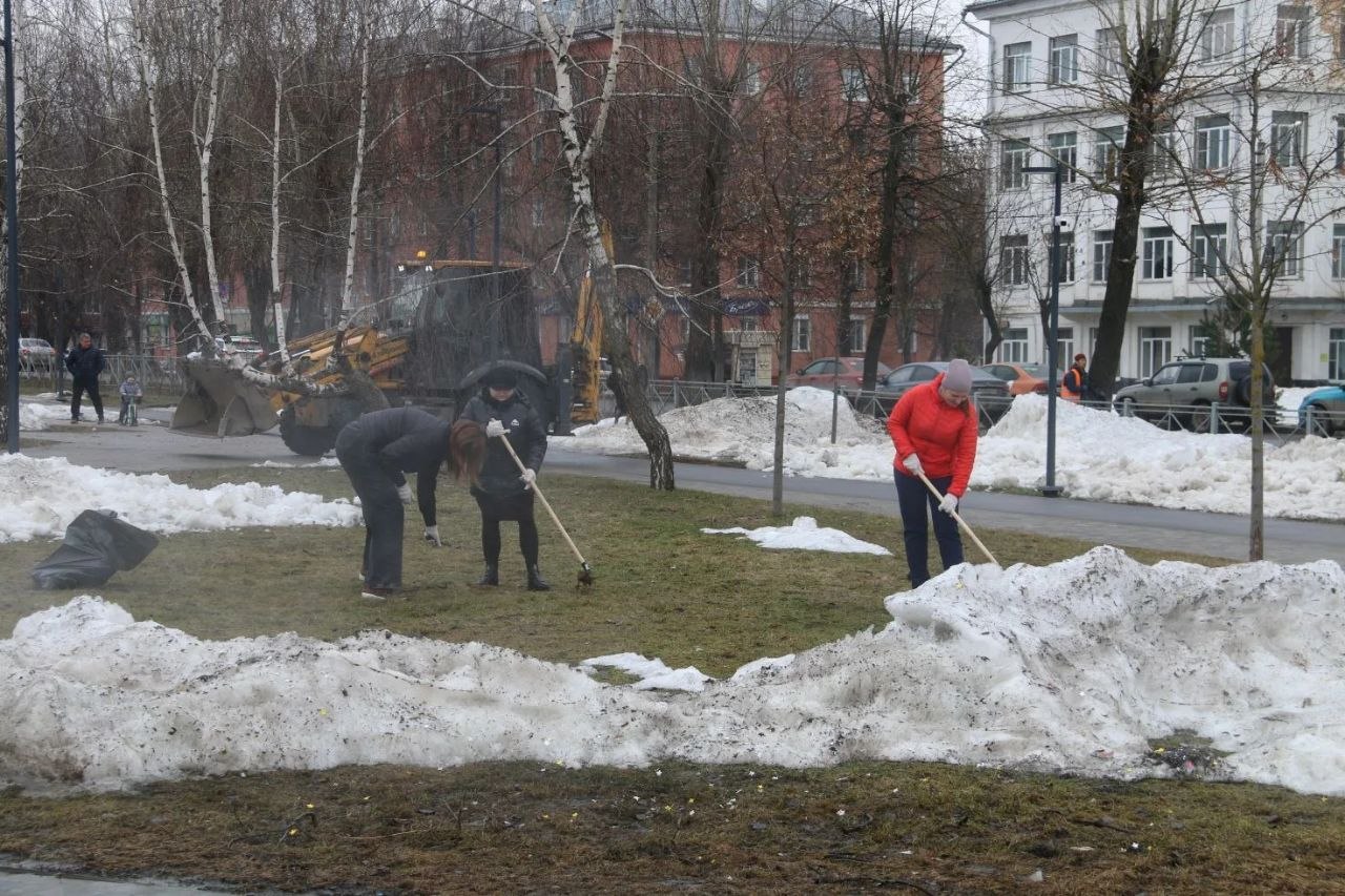 Илья Беспалов: Провели первый в этом году весенний субботник Илья Беспалов: Провели первый в этом году весенний субботник