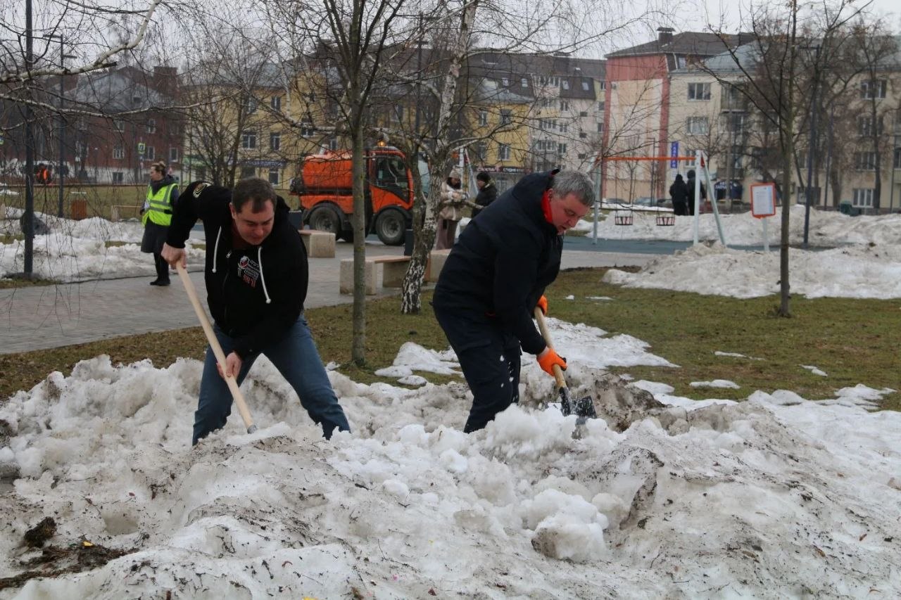 Илья Беспалов: Провели первый в этом году весенний субботник Илья Беспалов: Провели первый в этом году весенний субботник