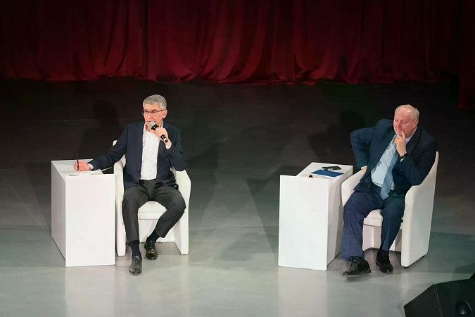 «Чем ближе ты находишься к людям, тем сложнее твоя работа»: Дмитрий Миляев поблагодарил сельских старост за работу с жителями «Чем ближе ты находишься к людям, тем сложнее твоя работа»: Дмитрий Миляев поблагодарил сельских старост за работу с жителями