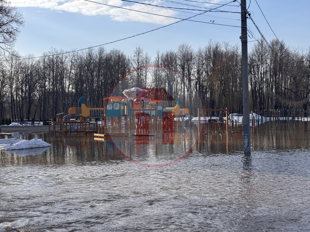 А Баташевский парк становится похож немного на Венецию А Баташевский парк становится похож немного на Венецию