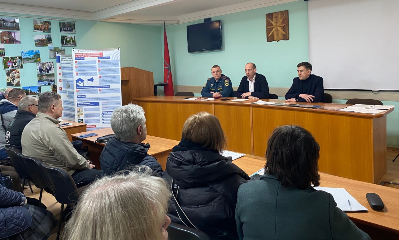 В Туле полицейские провели встречу с представителями СНТ по вопросам профилактики наркомании