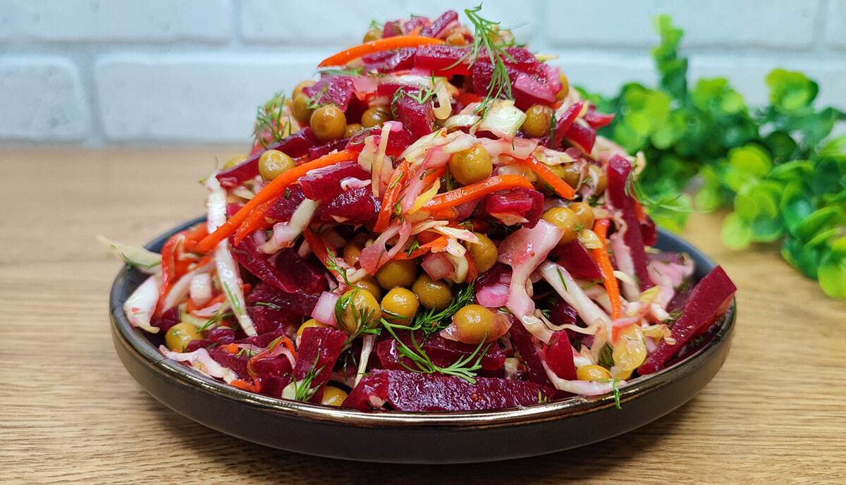 Салат из свёклы: быстрый и вкусный способ удивить гостей