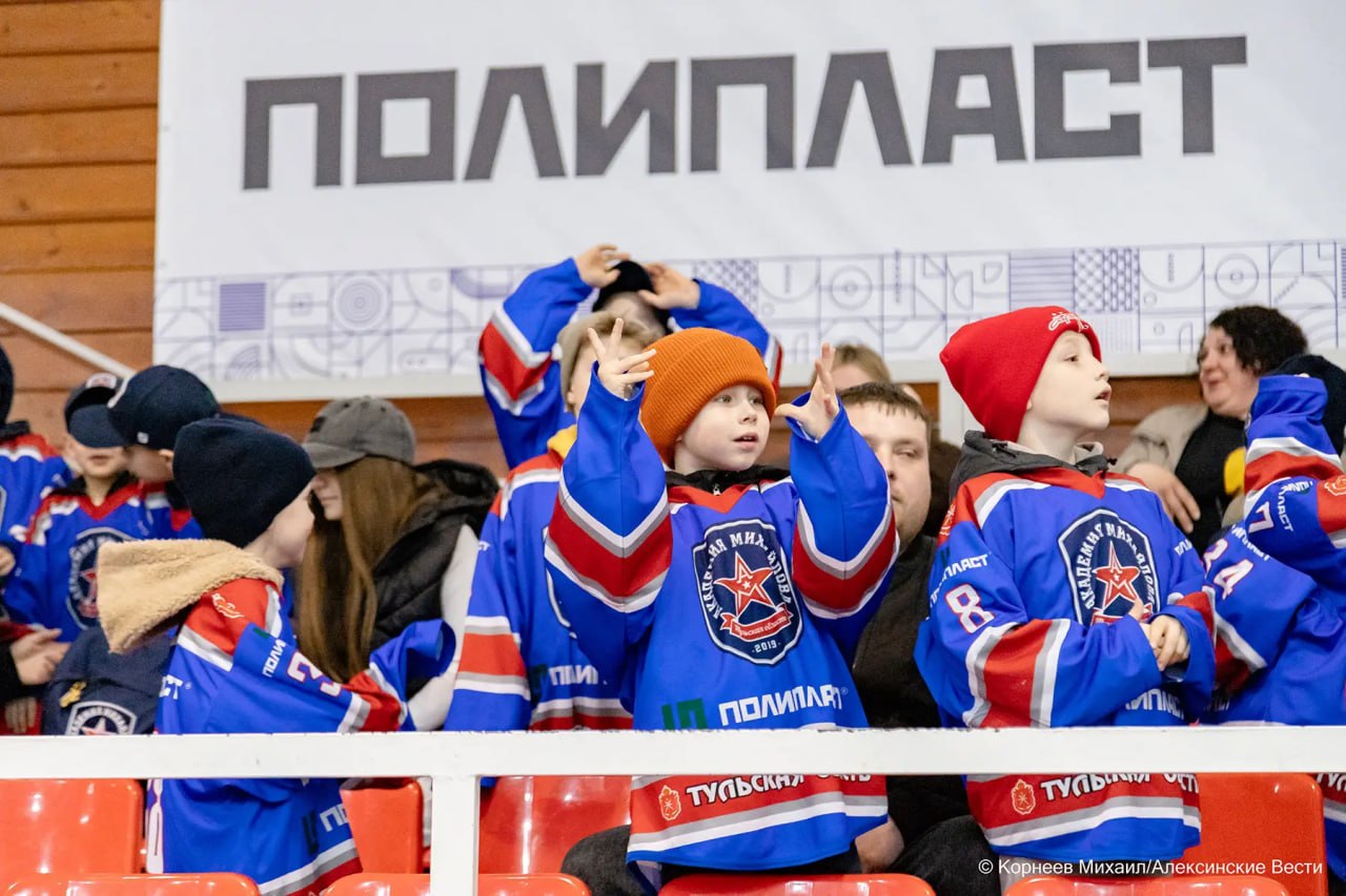 В Алексине наградили победителя чемпионата России – тульскую команду «АКМ-следж» В Алексине наградили победителя чемпионата России – тульскую команду «АКМ-следж»