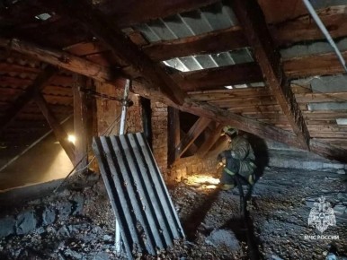 В узловской Дубовке на пожаре спасли человека