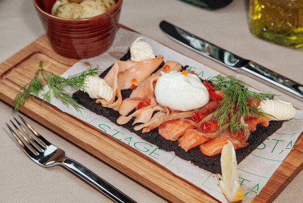 Изящный завтрак у моря