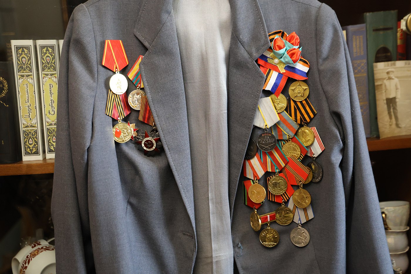 Глава города Тулы Алексей Эрк вместе с представителями администрации города навестили участника Великой Отечественной войны, Почетного гражданина города-героя Тулы Людмилу Александровну Зосимову Глава города Тулы Алексей Эрк вместе с представителями администрации города навестили участника Великой Отечественной войны, Почетного гражданина города-героя Тулы Людмилу Александровну Зосимову