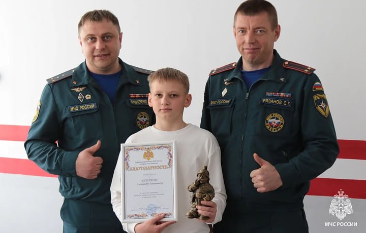 В Узловском районе 13-летний мальчик спас из горящего дома своих братьев