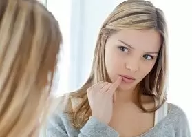 Как избавиться от простуды на губе всего за 5 шагов – быстро и без аптек