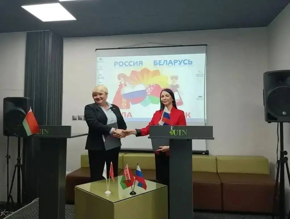 Дмитрий Миляев: В День независимости Республики Беларусь резиденты проекта «Сделано в Тульской области» в Минске примут участие в ярмарке товаропроизводителей Дмитрий Миляев: В День независимости Республики Беларусь резиденты проекта «Сделано в Тульской области» в Минске примут участие в ярмарке товаропроизводителей