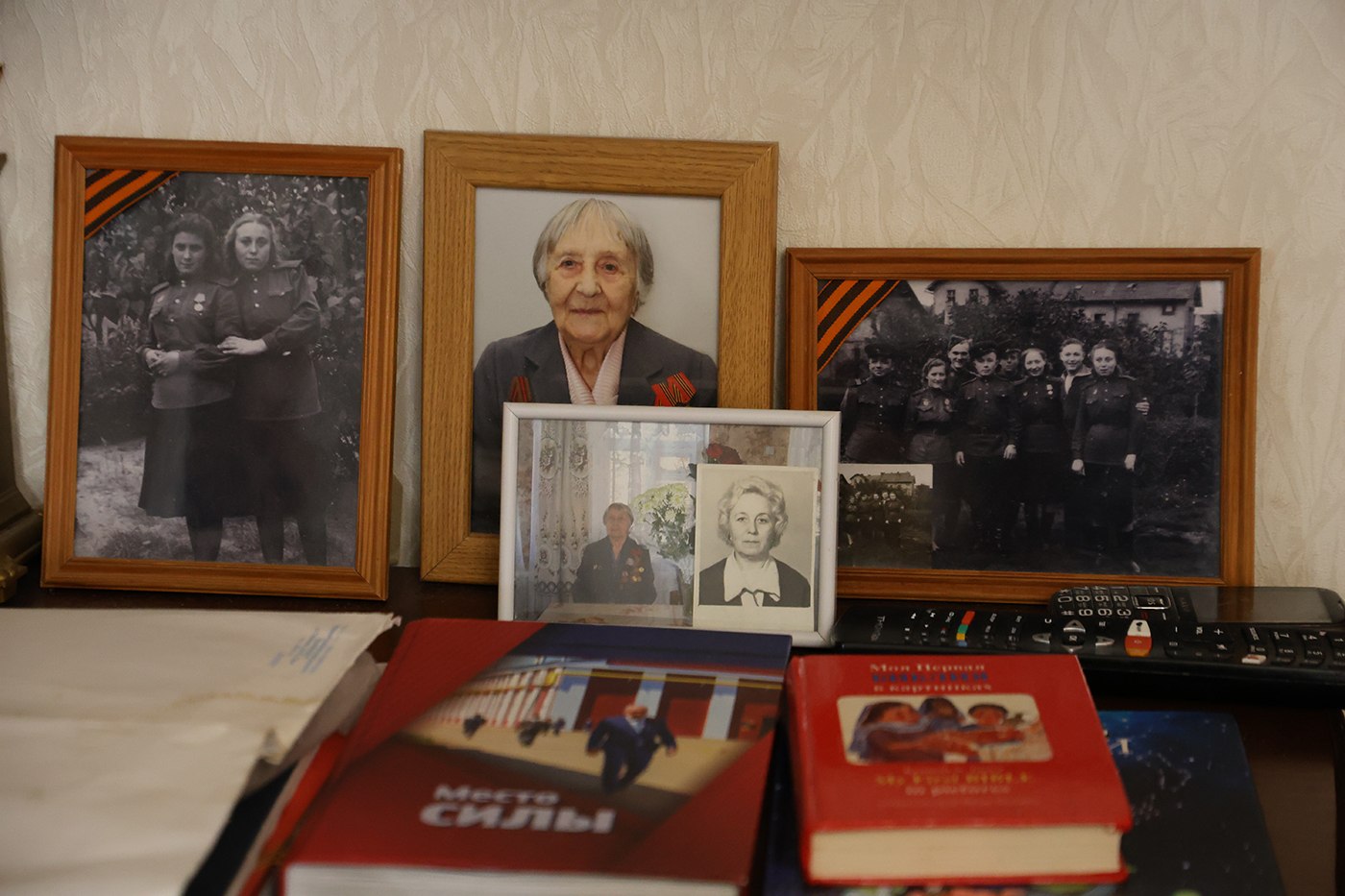 Глава города Тулы Алексей Эрк вместе с представителями администрации города навестили участника Великой Отечественной войны, Почетного гражданина города-героя Тулы Людмилу Александровну Зосимову Глава города Тулы Алексей Эрк вместе с представителями администрации города навестили участника Великой Отечественной войны, Почетного гражданина города-героя Тулы Людмилу Александровну Зосимову