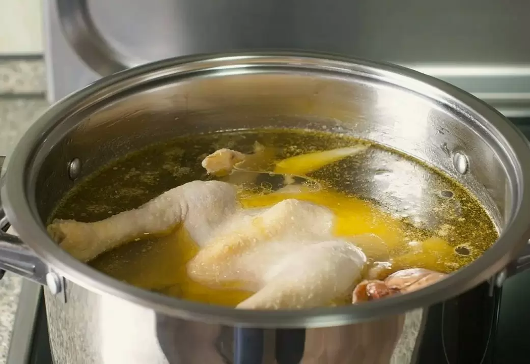 Как создать полезный куриный бульон: секреты и советы
