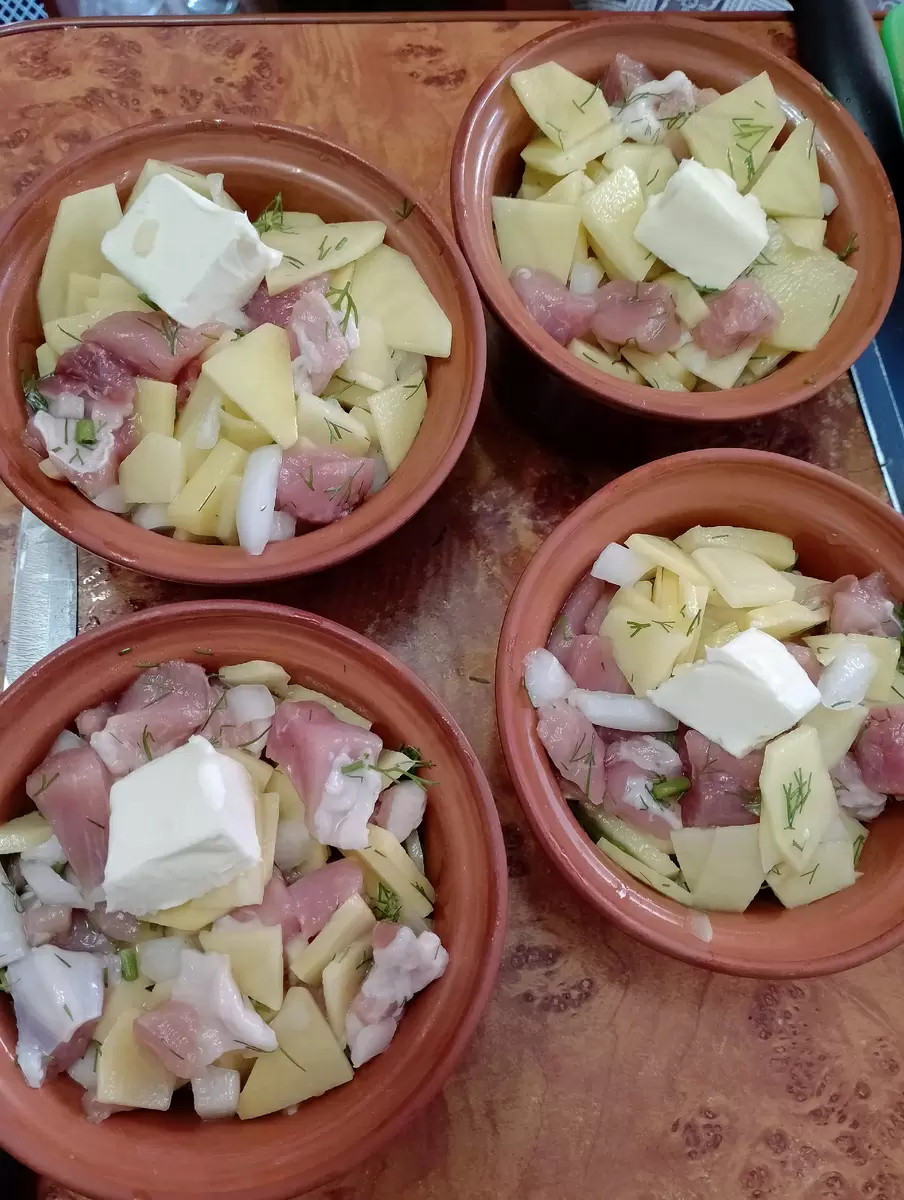 Секреты жаркого в горшочках: простота, вкус и аромат домашнего уюта!