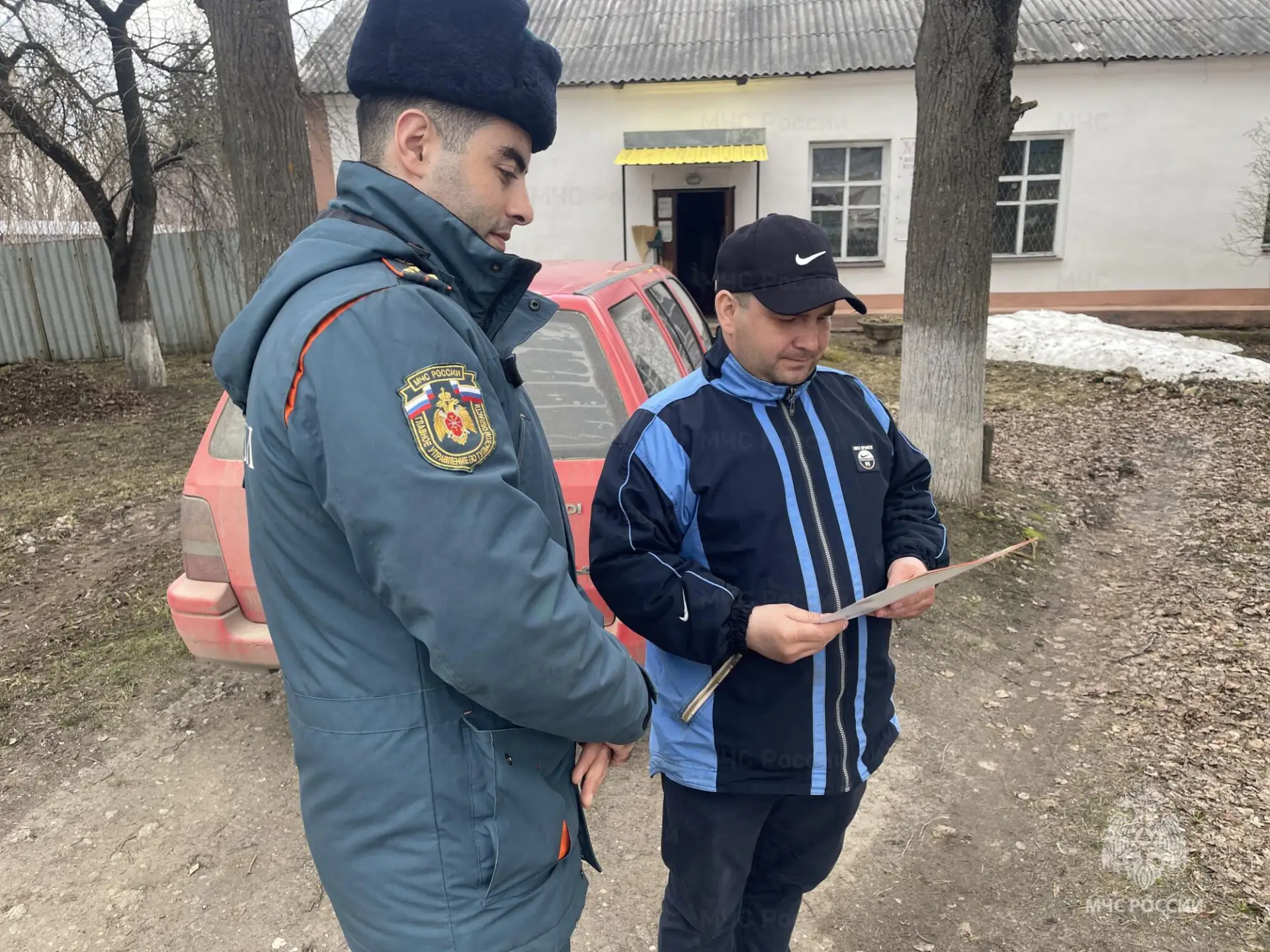 Спасатели напомнили жителям Арсеньевского района главные правила безопасности