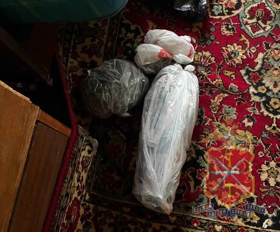 Тульские полицейские изъяли у жителя Донского порядка 1,5 кг взрывчатых веществ и 3 кг марихуаны