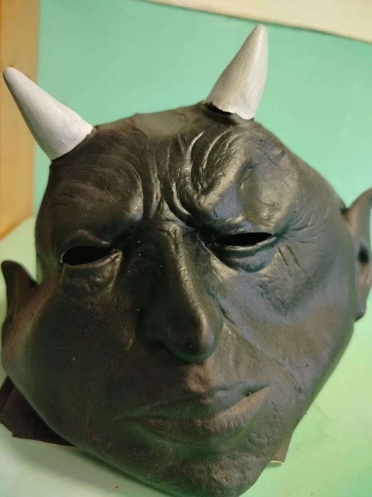 «Крестный ход с рогами»: туляк получил трое суток за маску демона