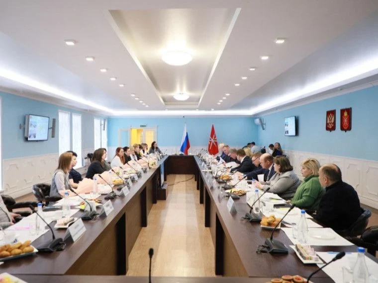 Илья Беспалов: Встретился с представителями многодетных семей Илья Беспалов: Встретился с представителями многодетных семей