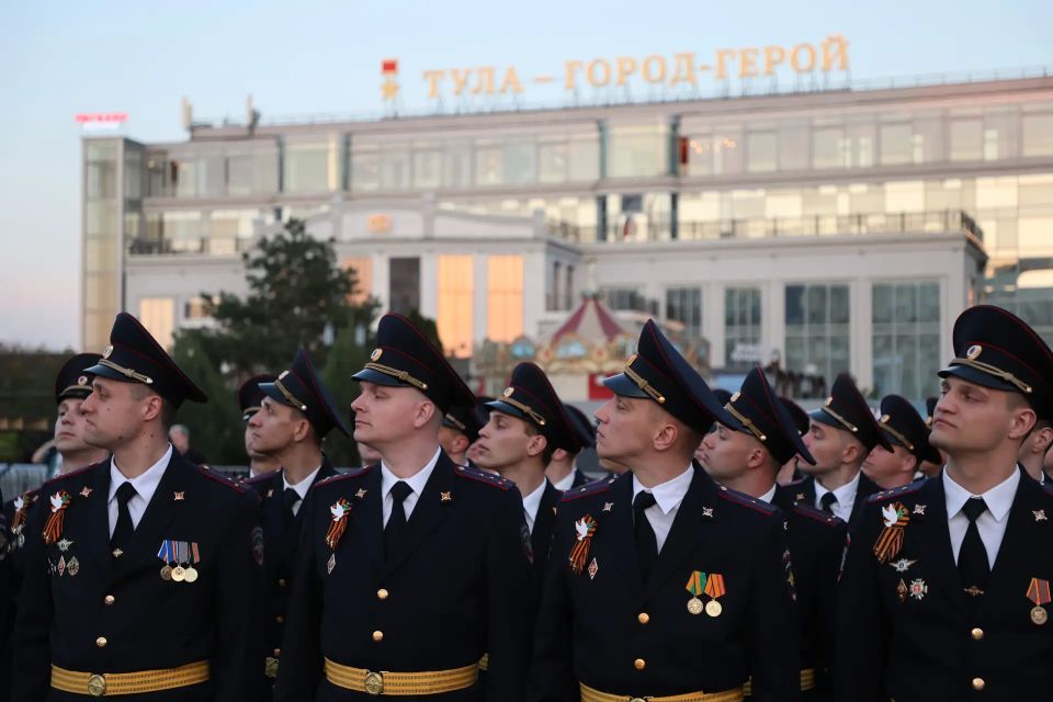 Сотрудники тульской полиции приняли участие в репетиции Парада Победы Сотрудники тульской полиции приняли участие в репетиции Парада Победы