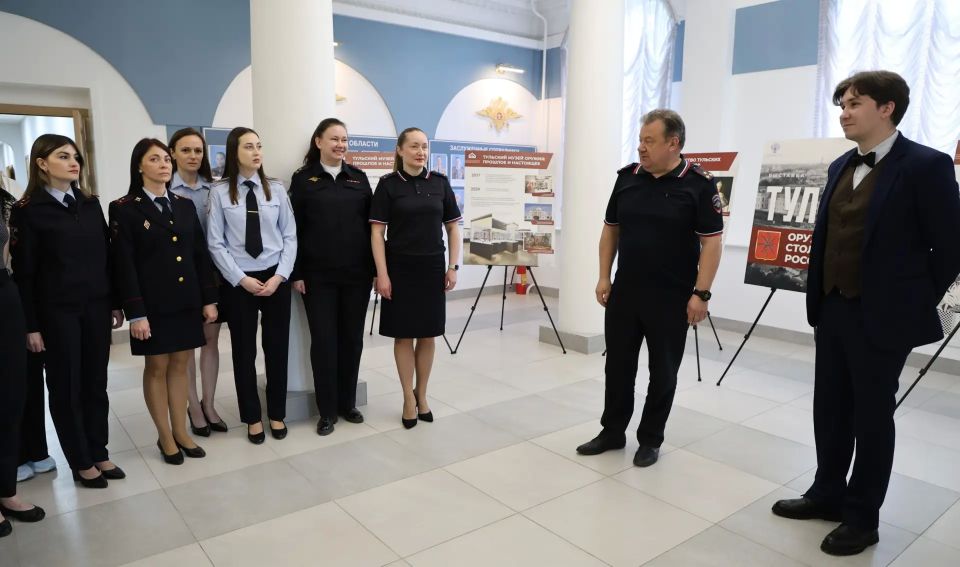В УМВД России по Тульской области состоялось открытие фотовыставки «Тула -оружейная столица» В УМВД России по Тульской области состоялось открытие фотовыставки «Тула -оружейная столица»