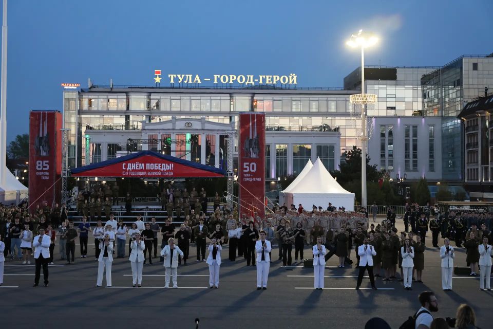 Сотрудники тульской полиции приняли участие в репетиции Парада Победы Сотрудники тульской полиции приняли участие в репетиции Парада Победы