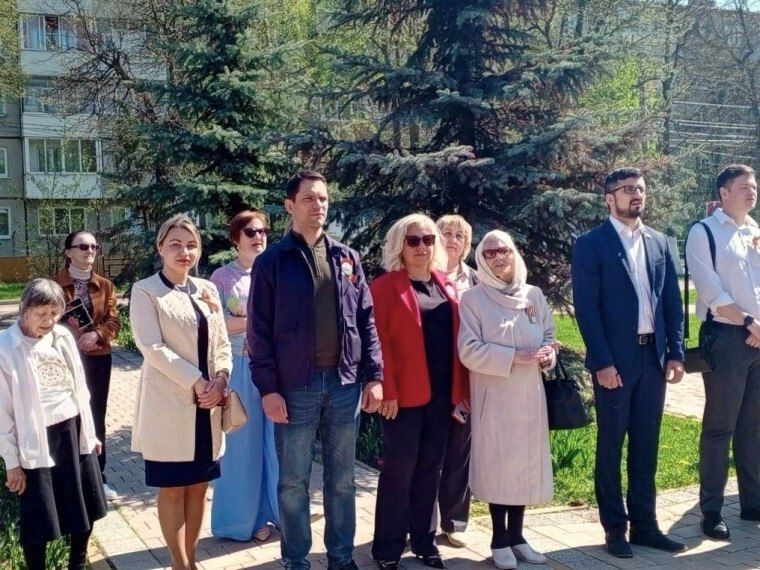 Торжественное возложение цветов прошло в Центральном и Привокзальном округах Торжественное возложение цветов прошло в Центральном и Привокзальном округах