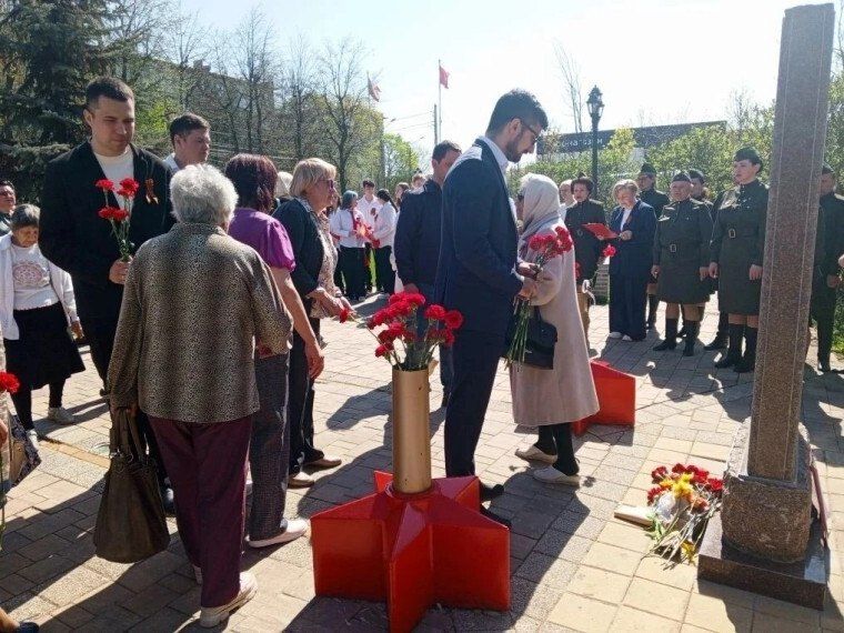 Торжественное возложение цветов прошло в Центральном и Привокзальном округах Торжественное возложение цветов прошло в Центральном и Привокзальном округах