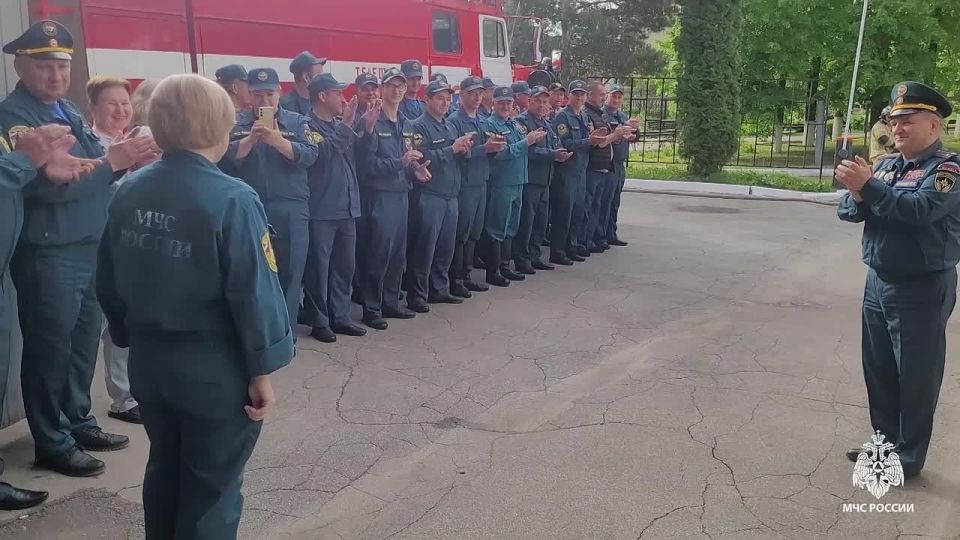 В Одоеве торжественно проводили на пенсию диспетчера 58 пожарно-спасательной части Татьяну Стукалову