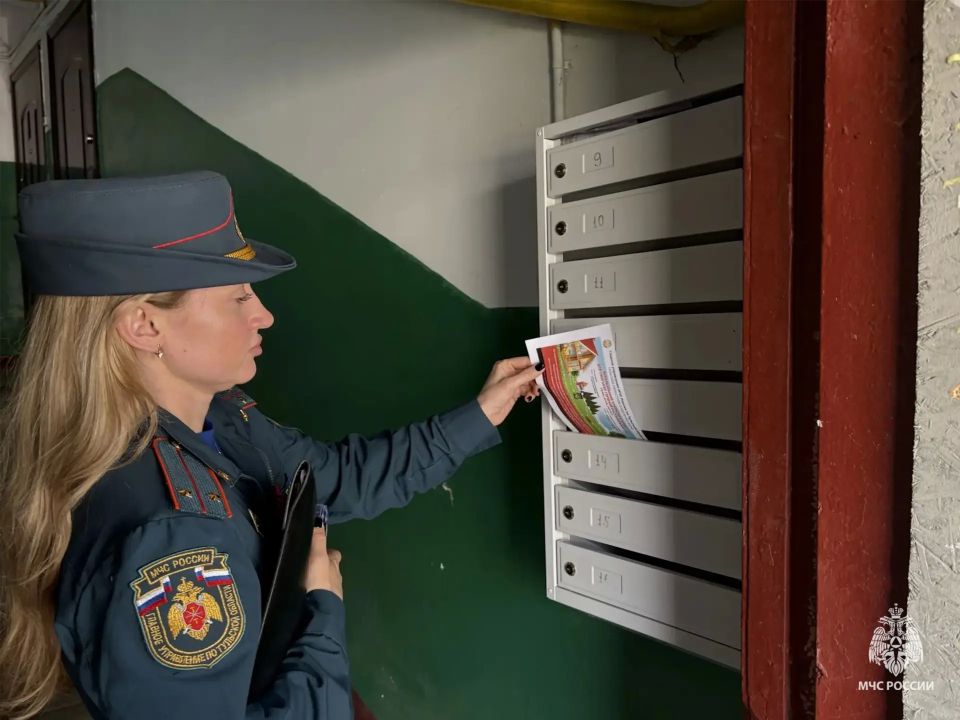 Сотрудники МЧС России провели комплекс профилактических мероприятий в Суворовском и Дубенском районах