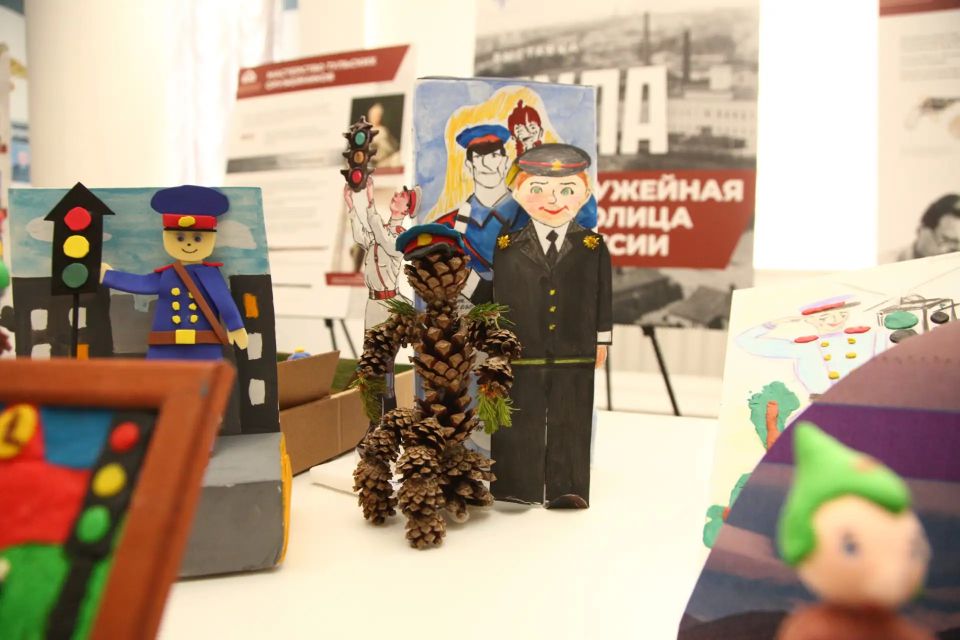 В Тульской области подвели итоги регионального этапа Всероссийского конкурса детского творчества «Полицейский Дядя Стёпа» В Тульской области подвели итоги регионального этапа Всероссийского конкурса детского творчества «Полицейский Дядя Стёпа»