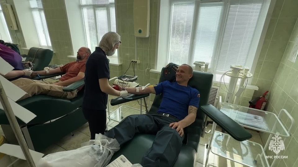 Сотрудники ГУ МЧС России по Тульской области приняли участие в сдаче донорской крови