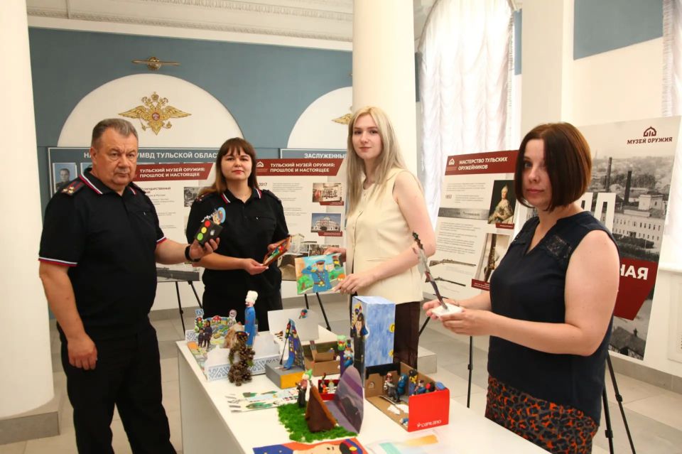 В Тульской области подвели итоги регионального этапа Всероссийского конкурса детского творчества «Полицейский Дядя Стёпа» В Тульской области подвели итоги регионального этапа Всероссийского конкурса детского творчества «Полицейский Дядя Стёпа»
