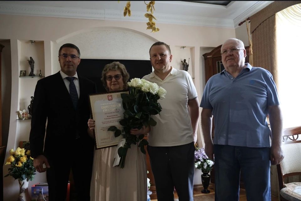 Глава города Тулы Алексей Эрк поздравил с юбилеем Почетного гражданина города-героя Тулы, Заслуженного врача РФ, кандидата медицинских наук, детского пульмонолога Татьяну Николаевну Кожевникову Глава города Тулы Алексей Эрк поздравил с юбилеем Почетного гражданина города-героя Тулы, Заслуженного врача РФ, кандидата медицинских наук, детского пульмонолога Татьяну Николаевну Кожевникову
