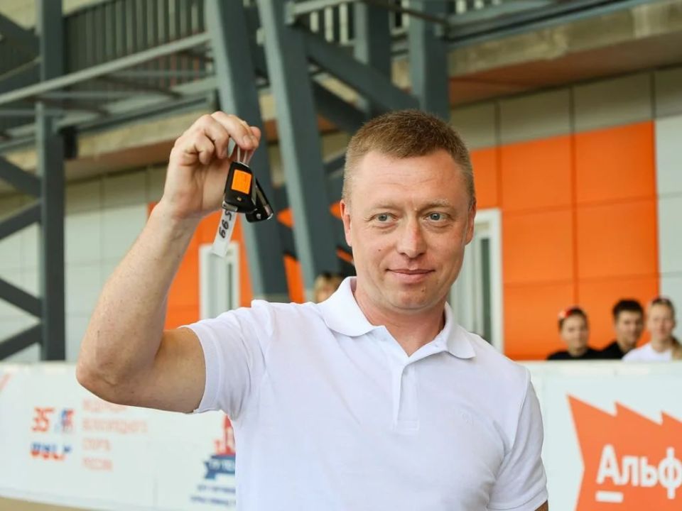 Илья Беспалов: Передал тульским велосипедистам новый автофургон Илья Беспалов: Передал тульским велосипедистам новый автофургон