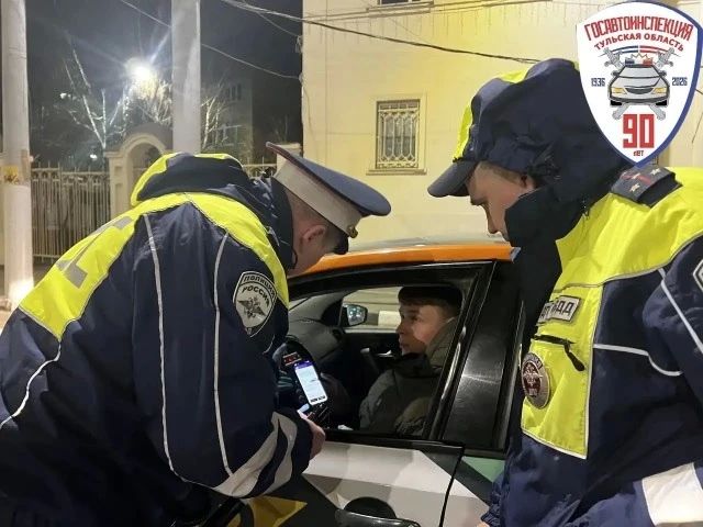 Сотрудники ОБ ДПС Госавтоинспекции по городу Туле совместно с представителями каршерингового сервиса провели рейд "Внимание, каршеринг!" Сотрудники ОБ ДПС Госавтоинспекции по городу Туле совместно с представителями каршерингового сервиса провели рейд "Внимание, каршеринг!"