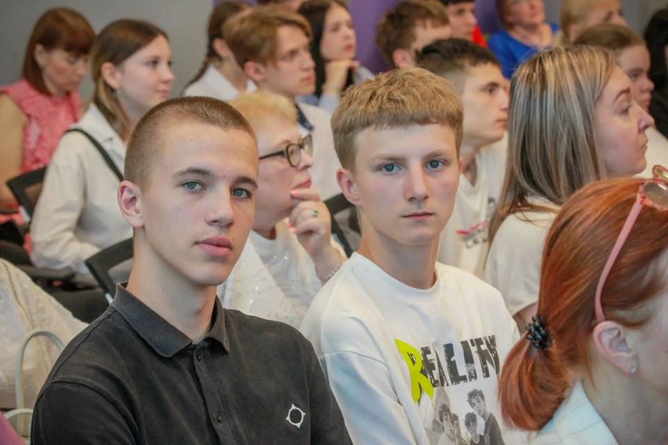 В Новомосковске полиция провела профилактическую встречу с подростками В Новомосковске полиция провела профилактическую встречу с подростками