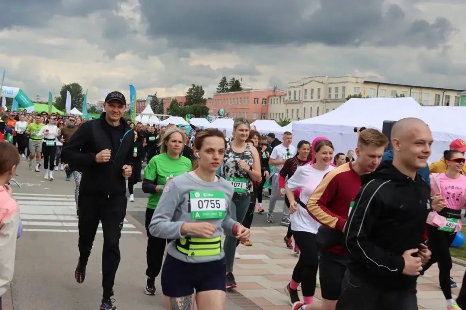 Дмитрий Миляев: #Нашасилавспорте. «Зеленый Марафон» в Туле объединил порядка 2000 любителей бега и северной ходьбы Тула присоединилась к 13-му благотворительному забегу Сбера «Зеленый Марафон» Дмитрий Миляев: #Нашасилавспорте. «Зеленый Марафон» в Туле объединил порядка 2000 любителей бега и северной ходьбы Тула присоединилась к 13-му благотворительному забегу Сбера «Зеленый Марафон»
