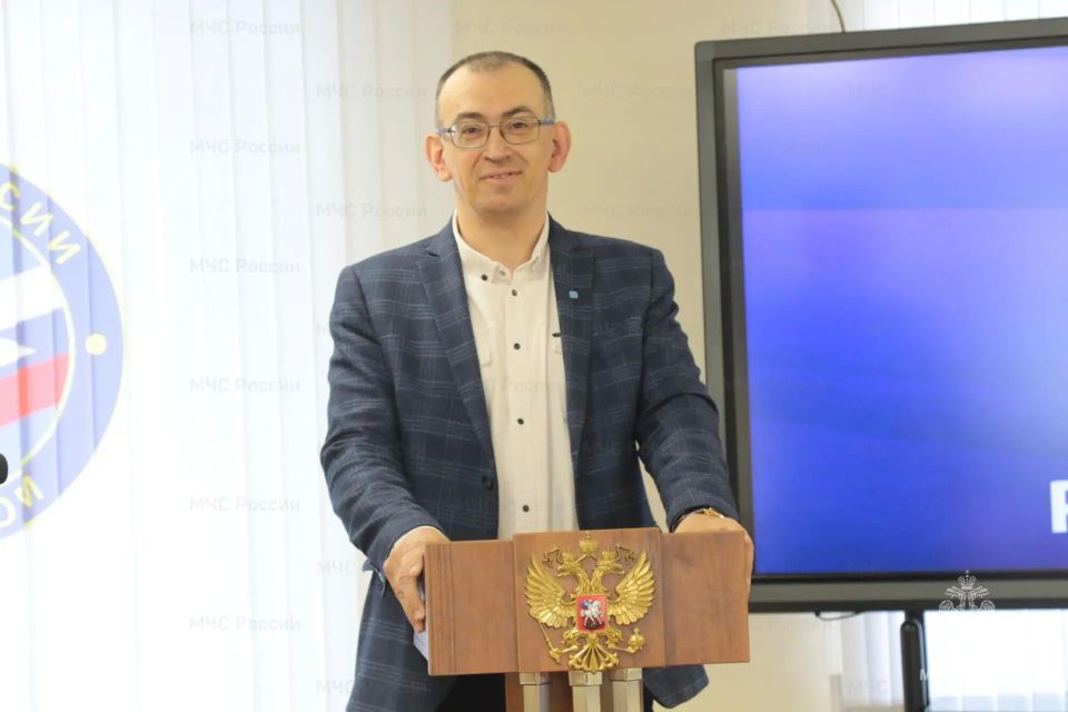 Историк Сергей Федосеев прочитал лекцию для сотрудников МЧС России в Туле