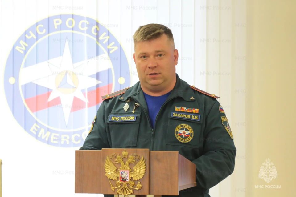 Историк Сергей Федосеев прочитал лекцию для сотрудников МЧС России в Туле Историк Сергей Федосеев прочитал лекцию для сотрудников МЧС России в Туле