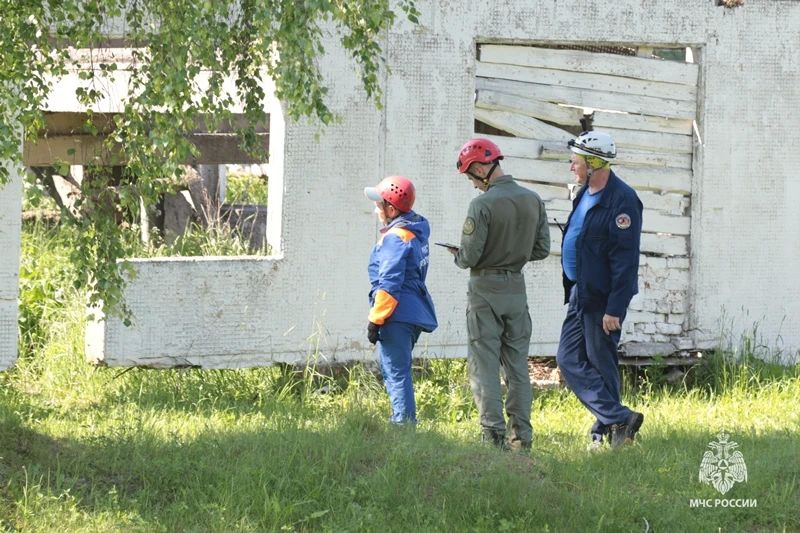 В Тульском спасательном центре прошли испытания кинологических расчётов МЧС России В Тульском спасательном центре прошли испытания кинологических расчётов МЧС России
