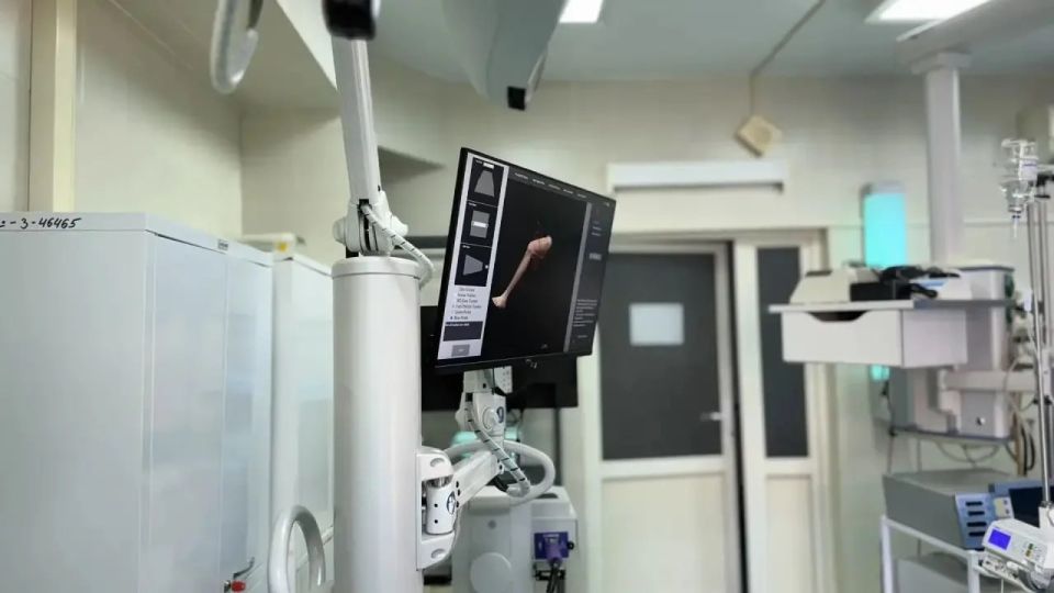 В Туле начали оперировать суставы с помощью робота