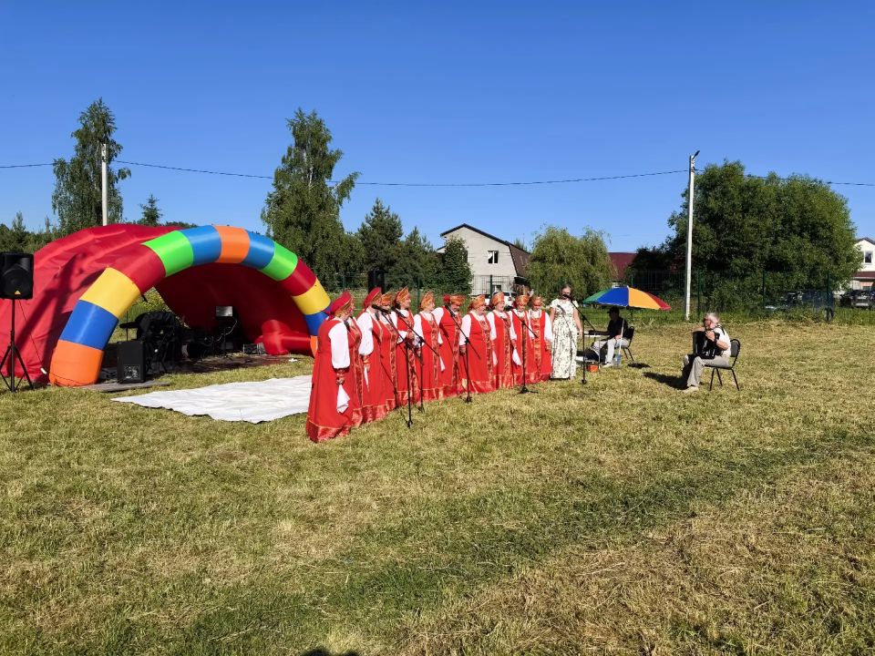 Борис Воловатов принял участие в празднике деревни Старое Басово Борис Воловатов принял участие в празднике деревни Старое Басово