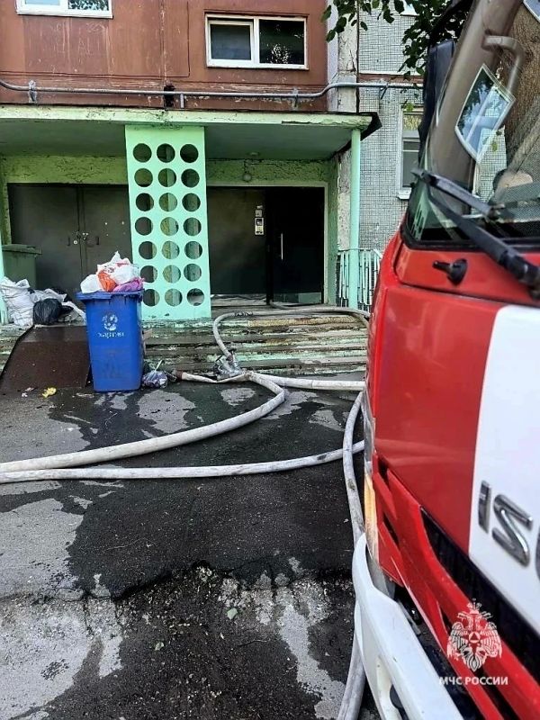 Тульские пожарные спасли 12-летнего ребёнка из горящей квартиры на Демидовской Тульские пожарные спасли 12-летнего ребёнка из горящей квартиры на Демидовской