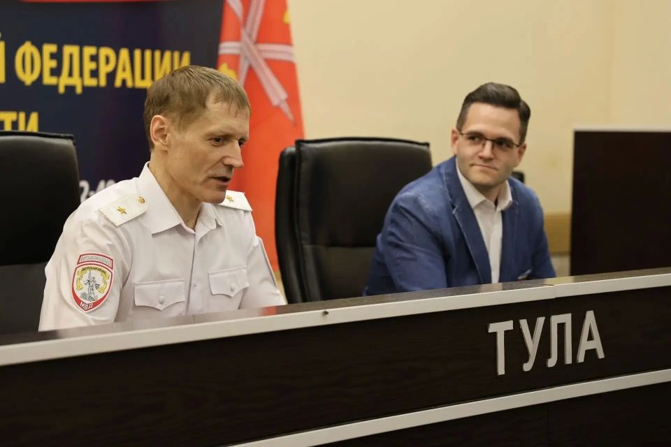В Управлении МВД России по Тульской области и кадетский Юридический полицейский колледж подписали соглашение о совместной работе по правовому и патриотическому воспитанию молодежи В Управлении МВД России по Тульской области и кадетский Юридический полицейский колледж подписали соглашение о совместной работе по правовому и патриотическому воспитанию молодежи