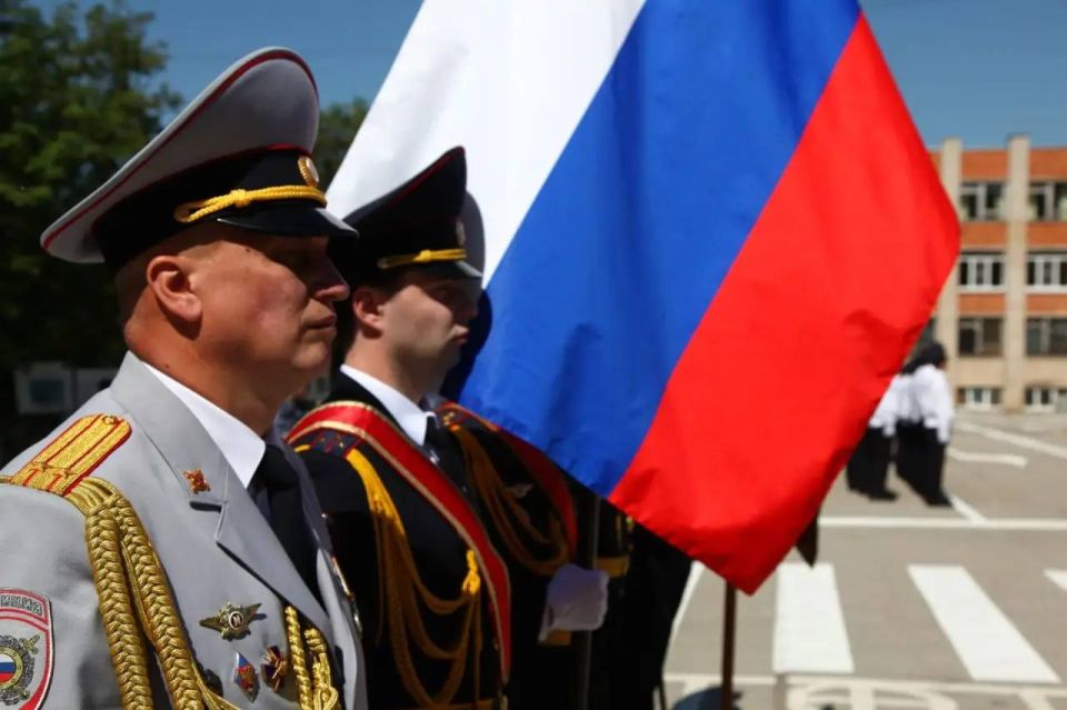 В Туле в преддверии Дня России молодые полицейские приняли Присягу В Туле в преддверии Дня России молодые полицейские приняли Присягу